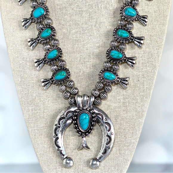 Western Boho Necklace and Earrings Set - Picture 3 of 7